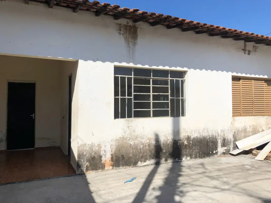 Foto 1 de Casa com 4 quartos à venda, 120m2 em Conjunto Residencial Araretama, Pindamonhangaba - SP