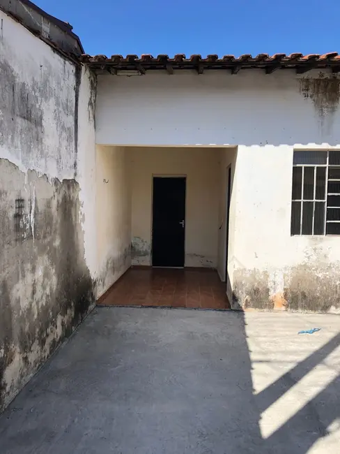 Foto 2 de Casa com 4 quartos à venda, 120m2 em Conjunto Residencial Araretama, Pindamonhangaba - SP
