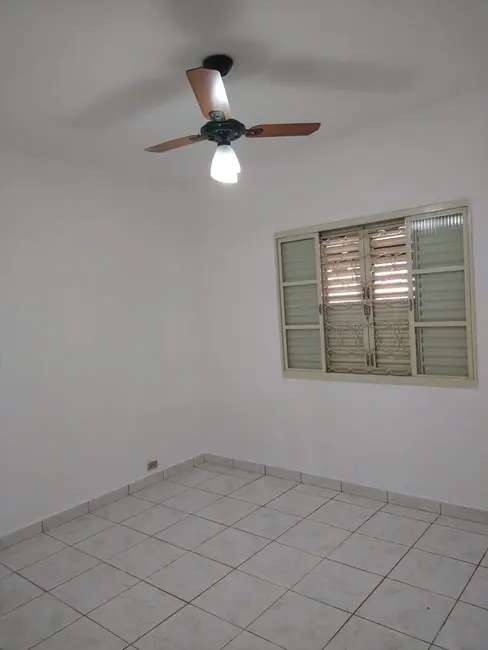 Foto 2 de Casa com 3 quartos à venda, 160m2 em Parque Jaraguá, Taubate - SP