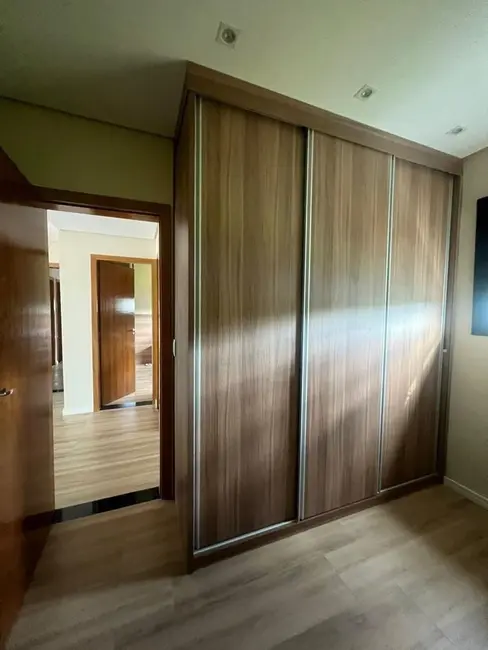 Foto 5 de Casa de Condomínio com 4 quartos à venda, 223m2 em Parque Residencial Maria Elmira, Cacapava - SP