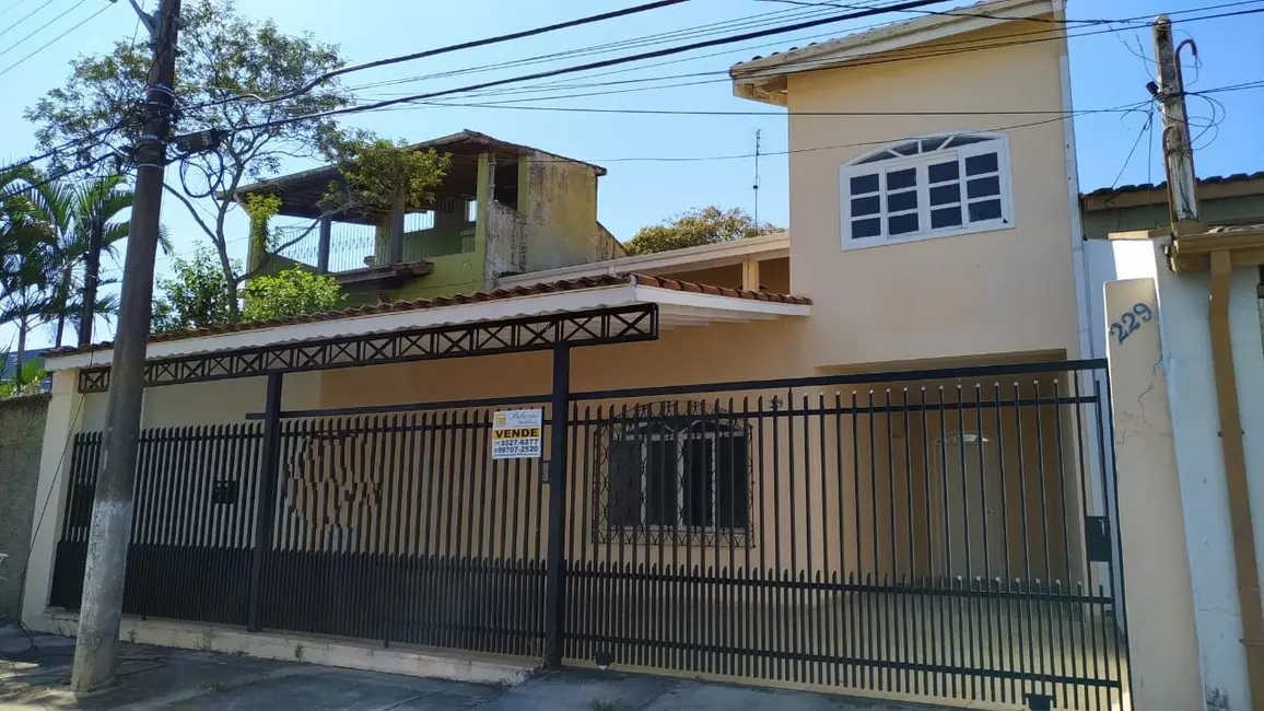 Foto 1 de Sobrado com 4 quartos à venda, 190m2 em Residencial Campos Maia, Pindamonhangaba - SP