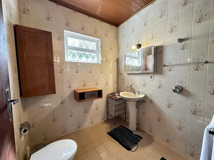 Foto 4 de Casa de Condomínio com 4 quartos à venda, 170m2 em Campos Do Jordao - SP