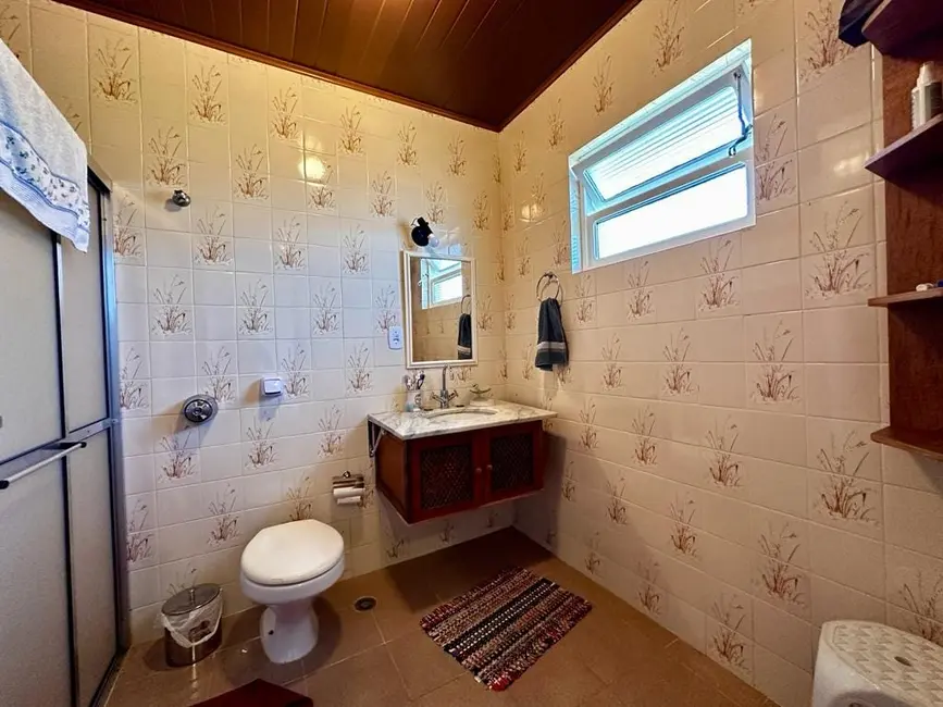 Foto 9 de Casa de Condomínio com 4 quartos à venda, 170m2 em Campos Do Jordao - SP
