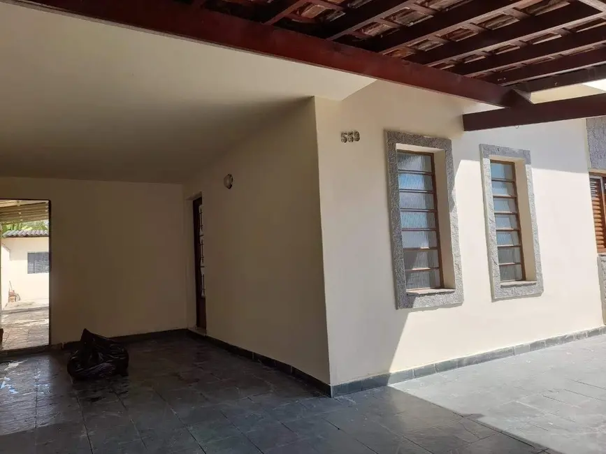 Foto 1 de Casa com 3 quartos à venda, 205m2 em Vila Rica, Pindamonhangaba - SP