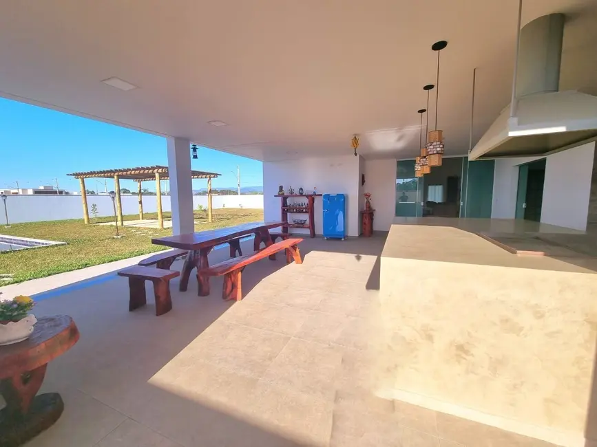 Foto 9 de Casa de Condomínio com 3 quartos à venda e para alugar, 300m2 em Pindamonhangaba - SP