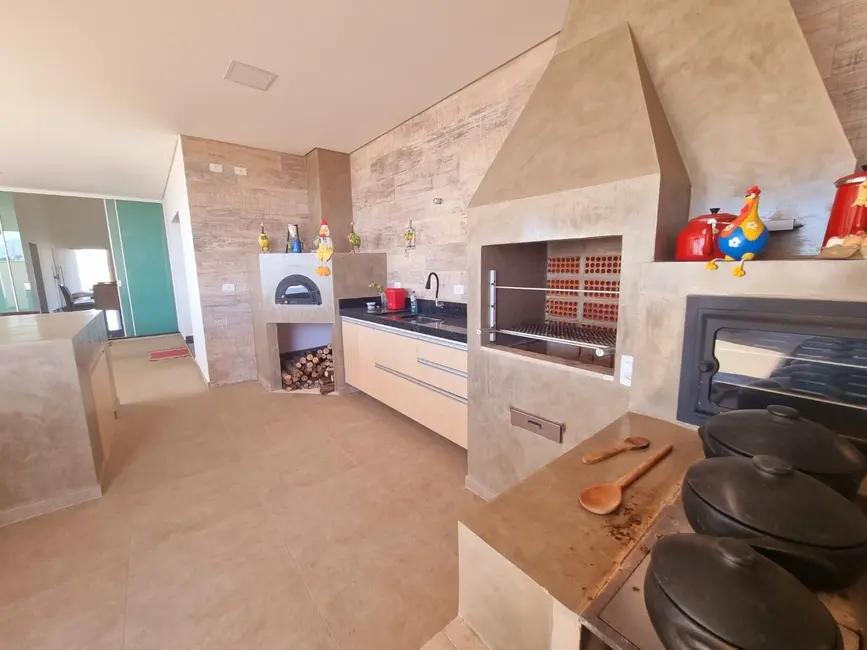 Foto 4 de Casa de Condomínio com 3 quartos à venda e para alugar, 300m2 em Pindamonhangaba - SP