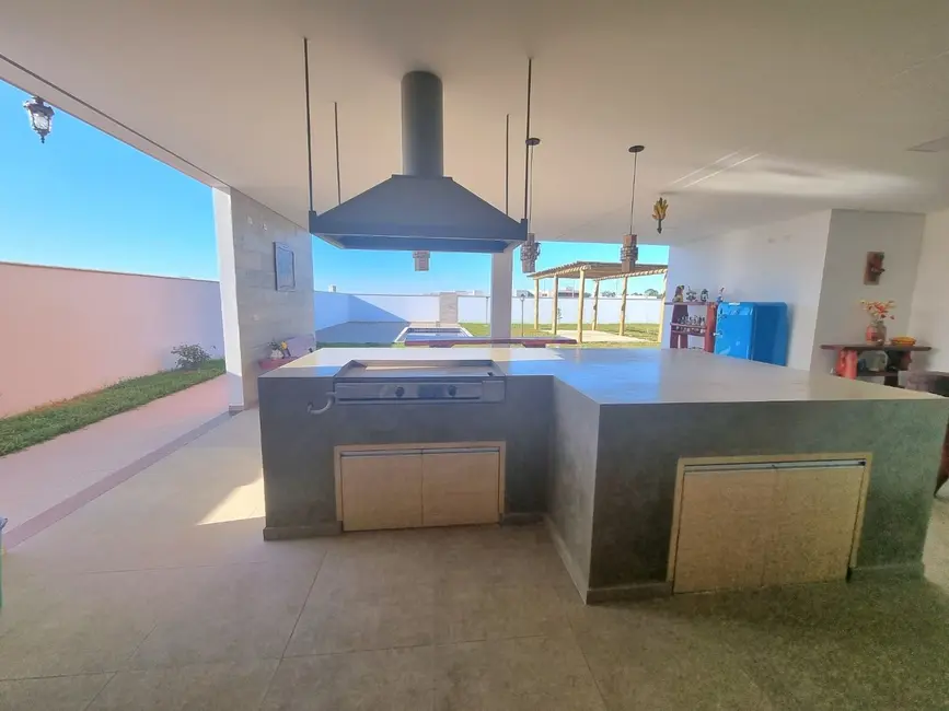 Foto 6 de Casa de Condomínio com 3 quartos à venda e para alugar, 300m2 em Pindamonhangaba - SP