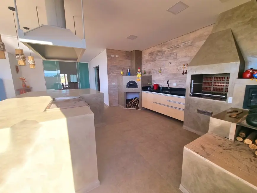 Foto 7 de Casa de Condomínio com 3 quartos à venda e para alugar, 300m2 em Pindamonhangaba - SP