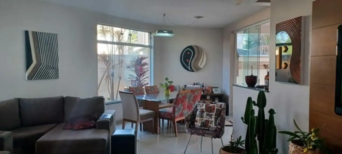 Foto 1 de Sobrado com 5 quartos à venda, 267m2 em Tremembe - SP