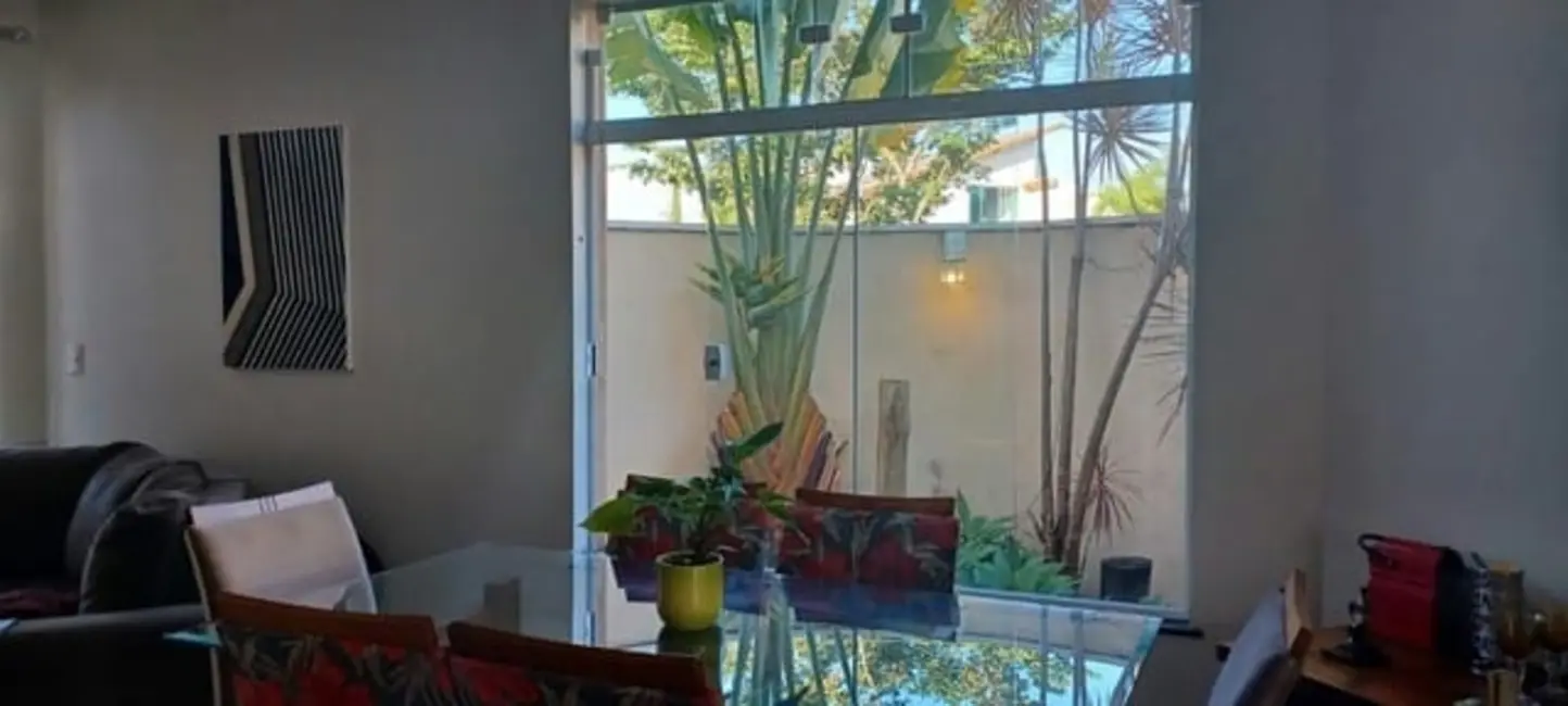 Foto 2 de Sobrado com 5 quartos à venda, 267m2 em Tremembe - SP