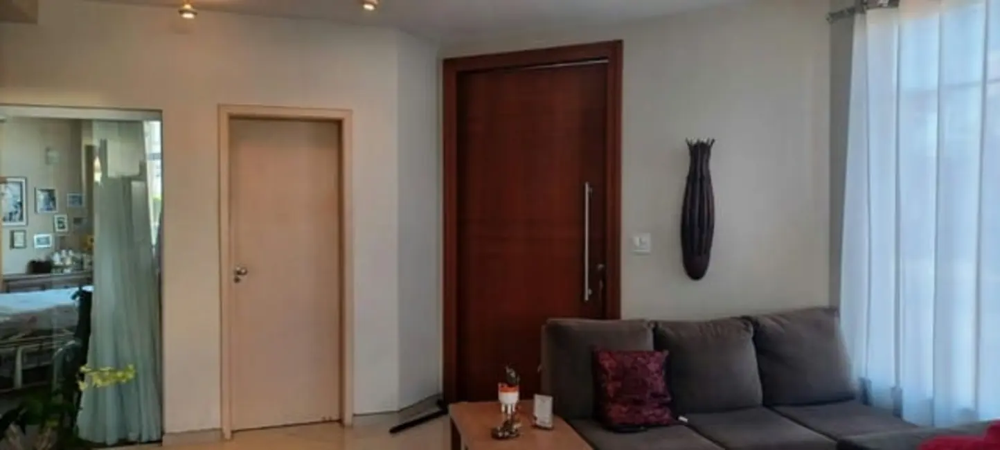 Foto 4 de Sobrado com 5 quartos à venda, 267m2 em Tremembe - SP