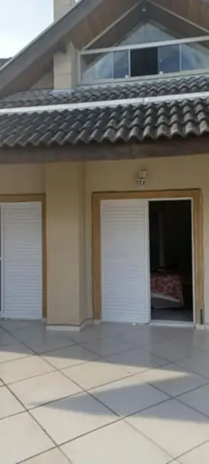 Foto 7 de Sobrado com 5 quartos à venda, 267m2 em Tremembe - SP