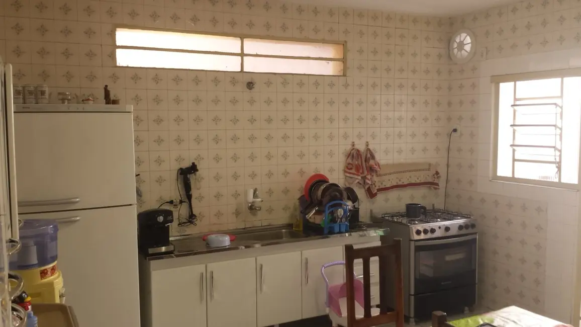 Foto 2 de Sobrado com 2 quartos à venda, 140m2 em Jardim Rosely, Pindamonhangaba - SP