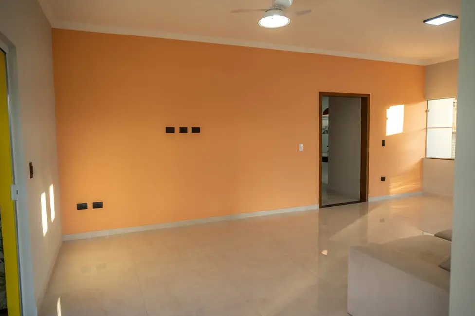 Casa de Condomínio com 2 quartos à venda, 228m2 em Mombaça, Pindamonhangaba - SP - imagem 4 Foto 4 de Casa de Condomínio com 2 quartos à venda, 228m2 em Mombaça, Pindamonhangaba - SP