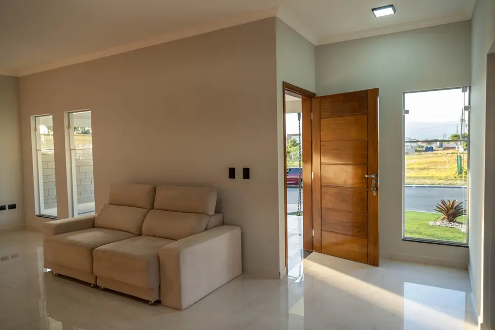 Casa de Condomínio com 2 quartos à venda, 228m2 em Mombaça, Pindamonhangaba - SP - imagem 5 Foto 5 de Casa de Condomínio com 2 quartos à venda, 228m2 em Mombaça, Pindamonhangaba - SP