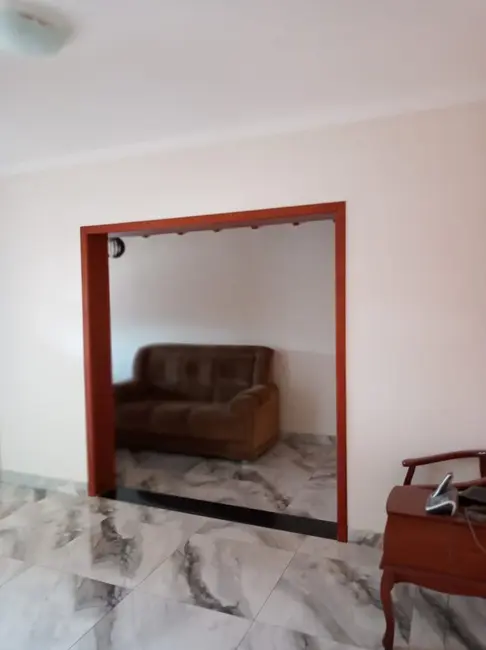 Foto 3 de Casa com 2 quartos à venda, 150m2 em Maria Áurea, Pindamonhangaba - SP