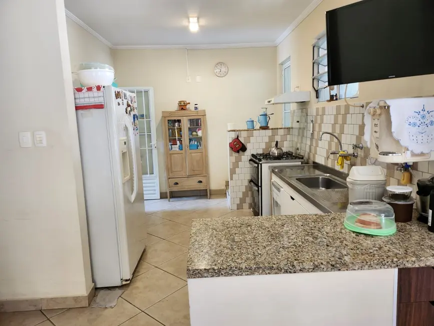 Foto 5 de Sobrado com 4 quartos à venda, 204m2 em Santana, Pindamonhangaba - SP