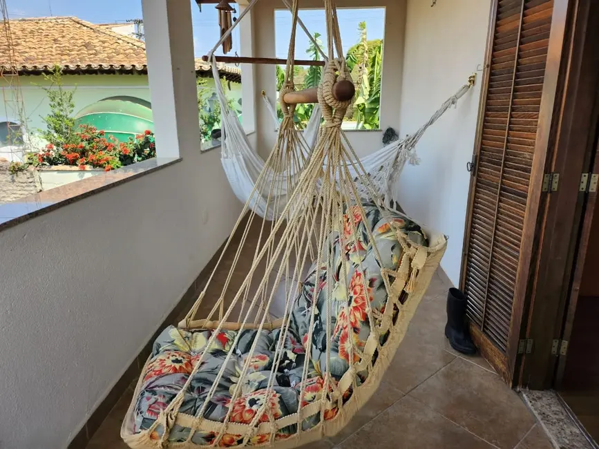 Foto 3 de Sobrado com 4 quartos à venda, 204m2 em Santana, Pindamonhangaba - SP