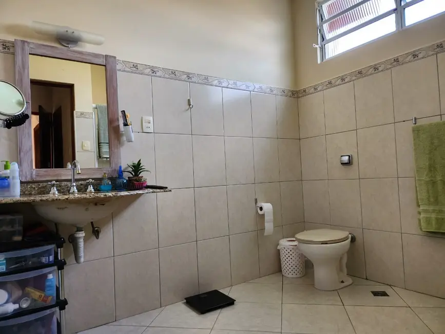 Foto 7 de Sobrado com 4 quartos à venda, 204m2 em Santana, Pindamonhangaba - SP