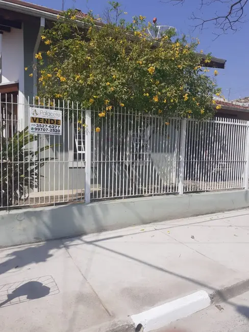 Foto 1 de Sobrado com 4 quartos à venda, 204m2 em Santana, Pindamonhangaba - SP