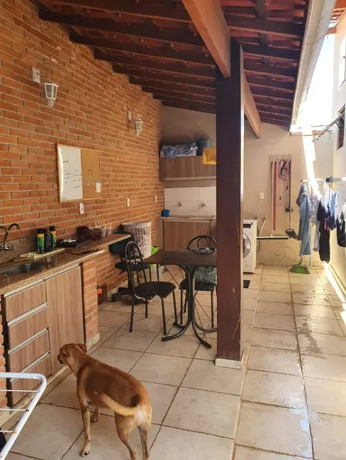 Foto 9 de Casa com 2 quartos à venda, 89m2 em Pindamonhangaba - SP