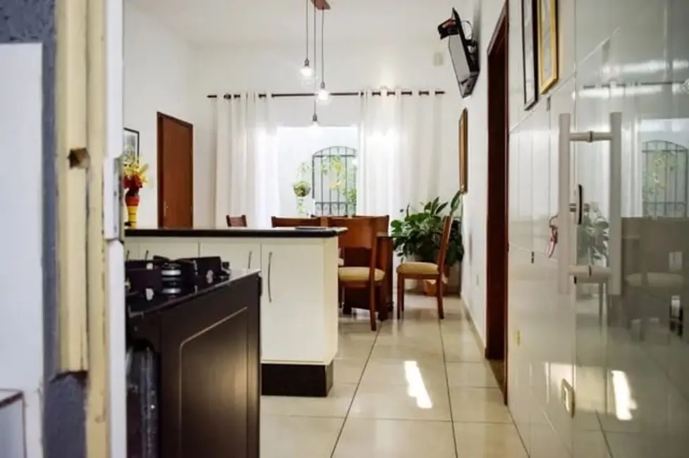 Foto 7 de Casa com 3 quartos à venda, 200m2 em Jardim Oásis, Taubate - SP