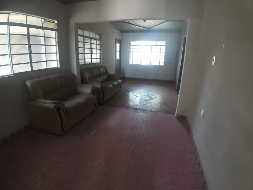 Foto 7 de Casa com 3 quartos à venda, 197m2 em Parque São Domingos, Pindamonhangaba - SP