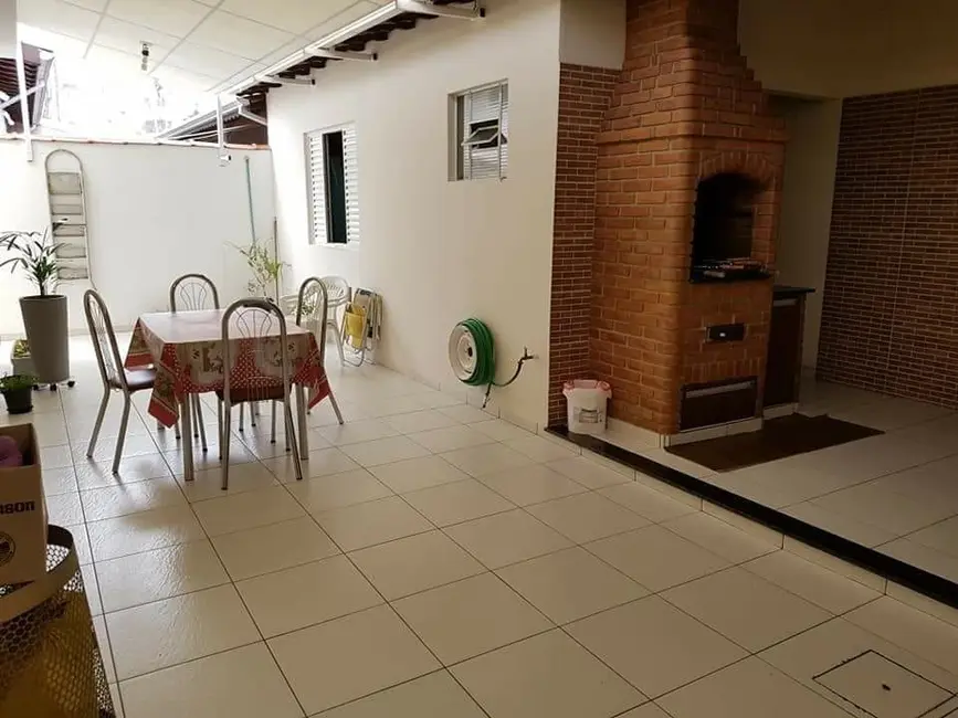 Foto 5 de Casa com 3 quartos à venda, 170m2 em Cidade Jardim, Jacarei - SP