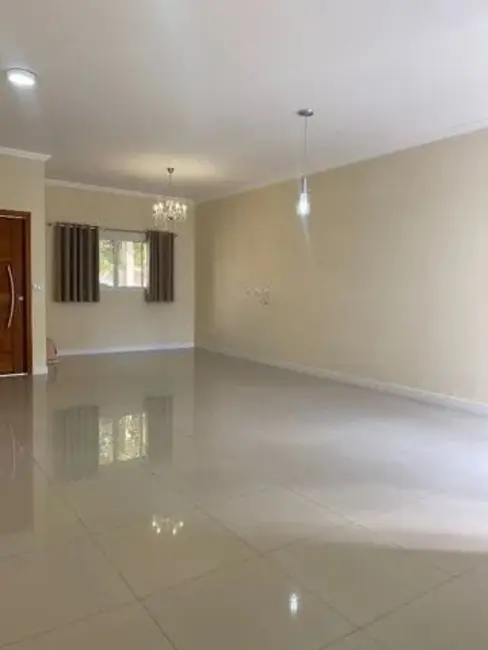 Foto 8 de Casa de Condomínio com 3 quartos à venda, 170m2 em Parque São Cristóvão, Taubate - SP