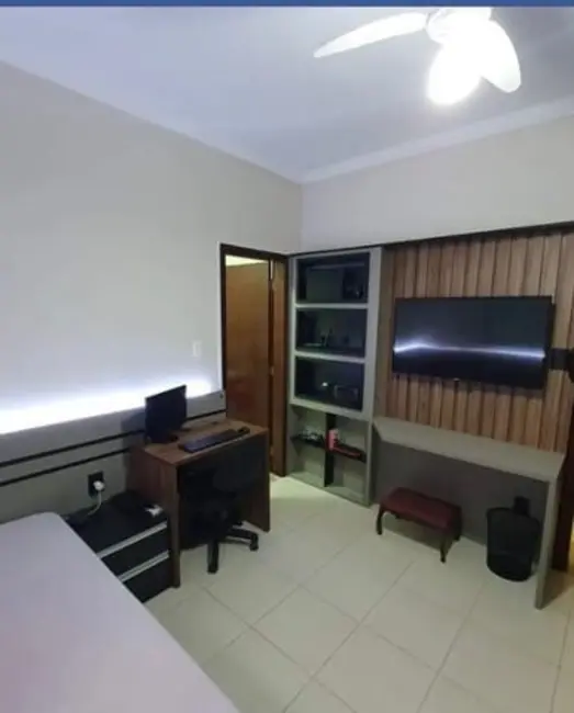 Foto 7 de Casa de Condomínio com 2 quartos à venda, 193m2 em Piracangaguá, Taubate - SP