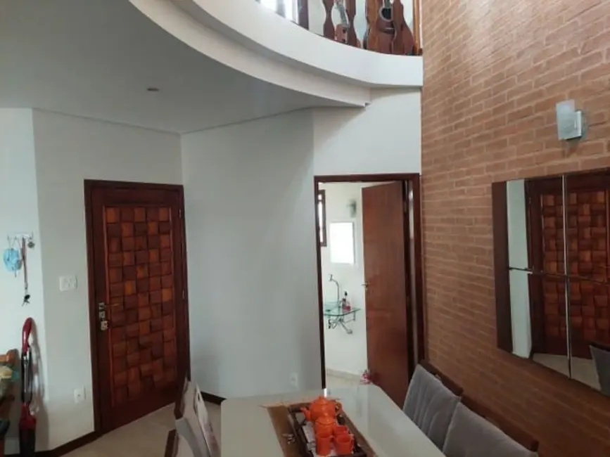 Foto 6 de Casa de Condomínio com 2 quartos à venda, 193m2 em Piracangaguá, Taubate - SP
