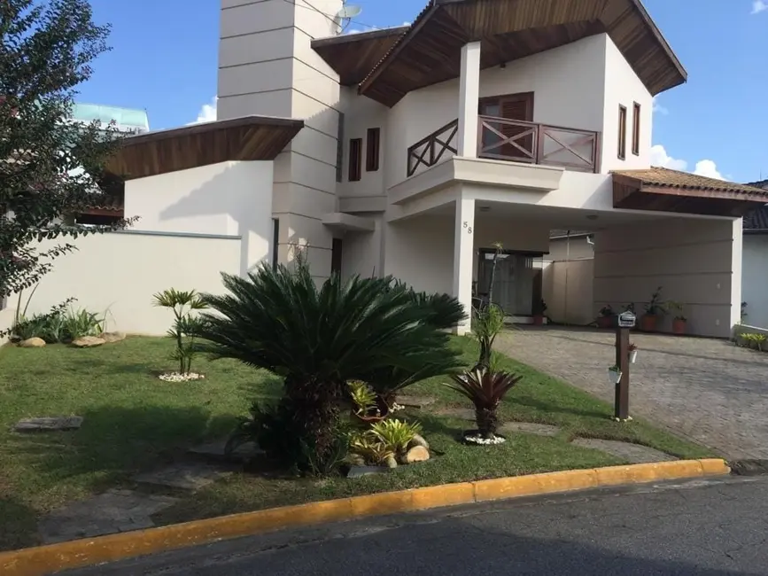 Casa de Condomínio com 3 quartos à venda em Pindamonhangaba - SP - imagem 2 Foto 2 de Casa de Condomínio com 3 quartos à venda em Pindamonhangaba - SP