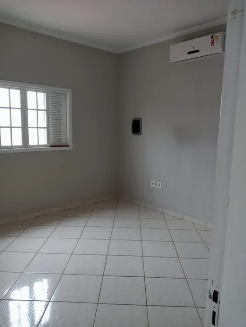Foto 8 de Casa com 4 quartos à venda, 150m2 em Residencial e Comercial Cidade Morumbi, Pindamonhangaba - SP