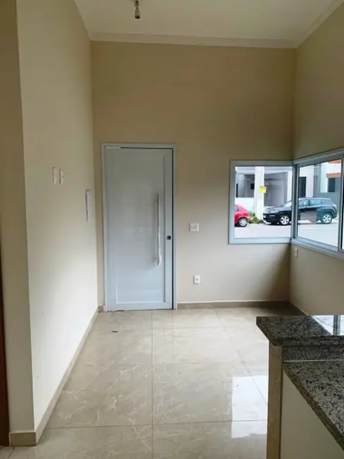 Foto 2 de Casa de Condomínio com 2 quartos à venda, 90m2 em Pindamonhangaba - SP