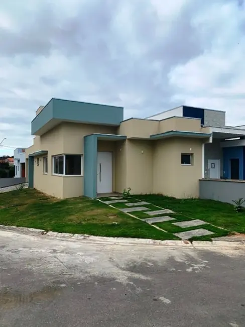 Foto 1 de Casa de Condomínio com 2 quartos à venda, 90m2 em Pindamonhangaba - SP