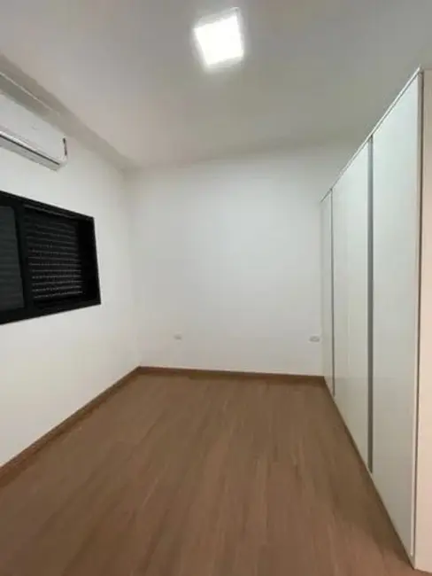 Foto 6 de Sobrado com 4 quartos à venda, 228m2 em Tremembe - SP