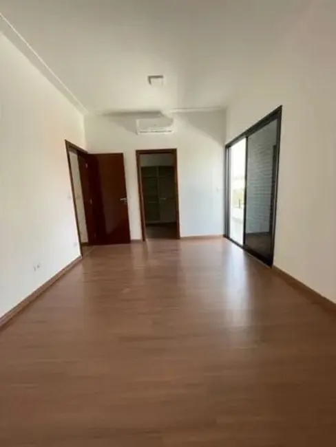 Foto 3 de Sobrado com 4 quartos à venda, 228m2 em Tremembe - SP