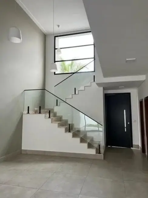 Foto 2 de Sobrado com 4 quartos à venda, 228m2 em Tremembe - SP