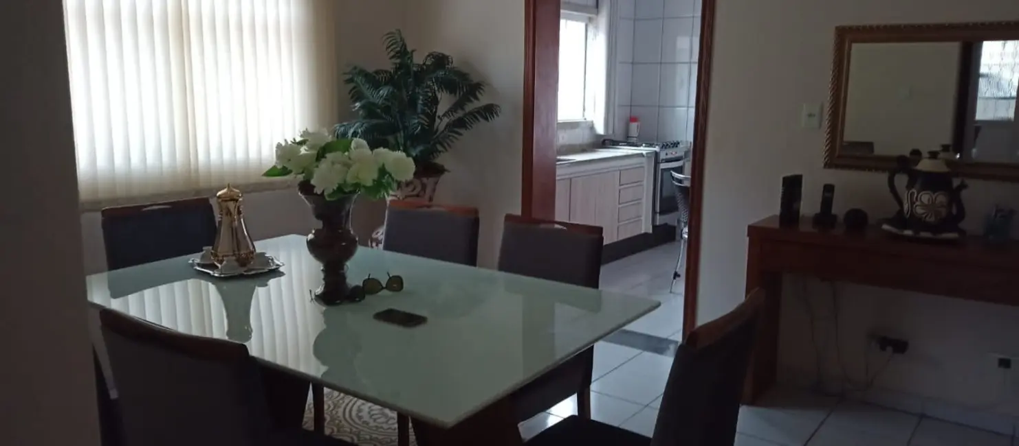 Casa com 3 quartos à venda, 200m2 em Pindamonhangaba - SP - imagem 5 Foto 5 de Casa com 3 quartos à venda, 200m2 em Pindamonhangaba - SP