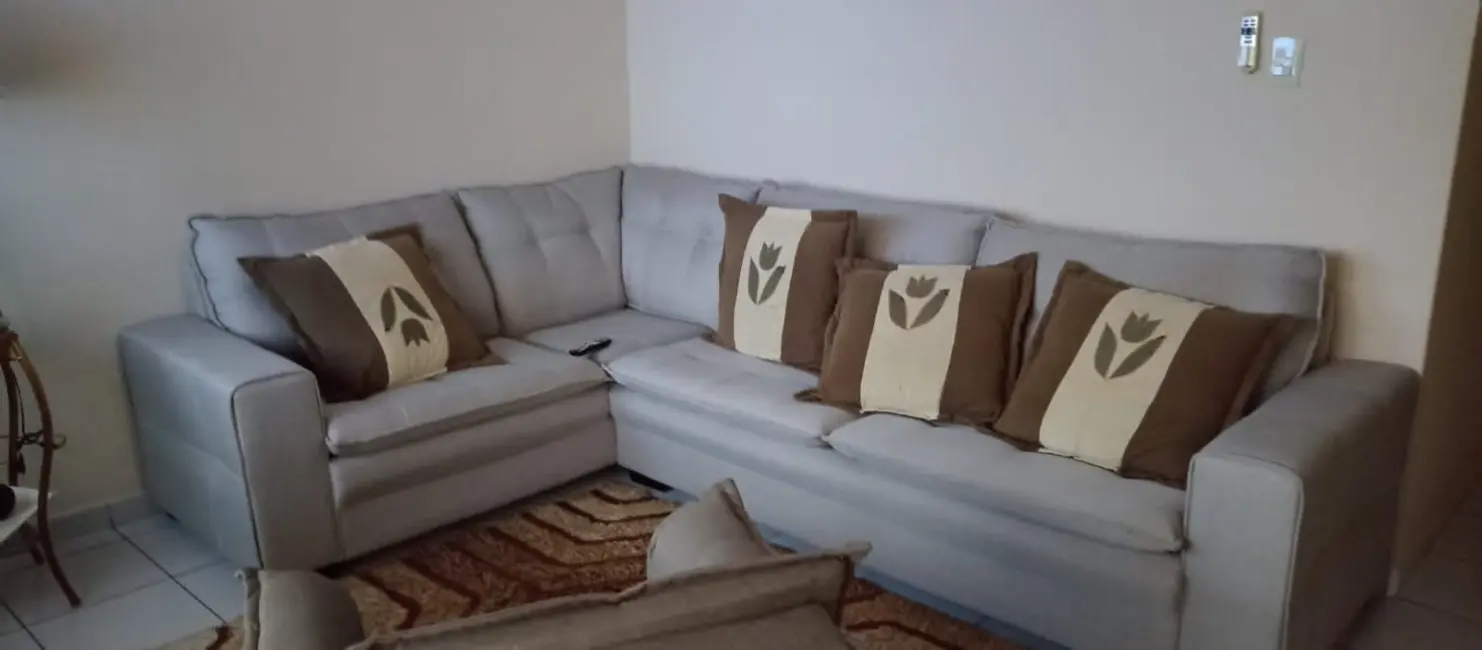 Casa com 3 quartos à venda, 200m2 em Pindamonhangaba - SP - imagem 2 Foto 2 de Casa com 3 quartos à venda, 200m2 em Pindamonhangaba - SP