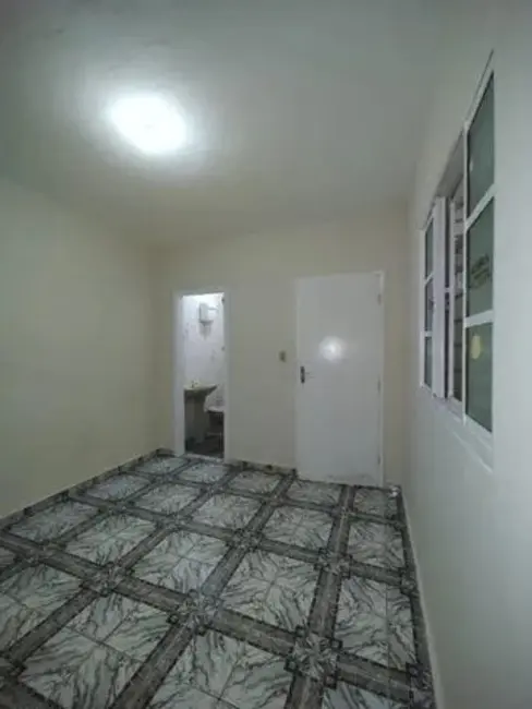 Sobrado com 3 quartos à venda, 82m2 em Vila Santa Isabel, Taubate - SP - imagem 4 Foto 4 de Sobrado com 3 quartos à venda, 82m2 em Vila Santa Isabel, Taubate - SP