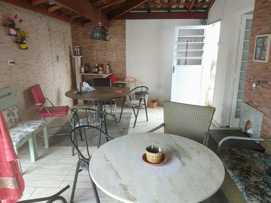 Foto 9 de Casa com 4 quartos à venda, 250m2 em São Benedito, Pindamonhangaba - SP