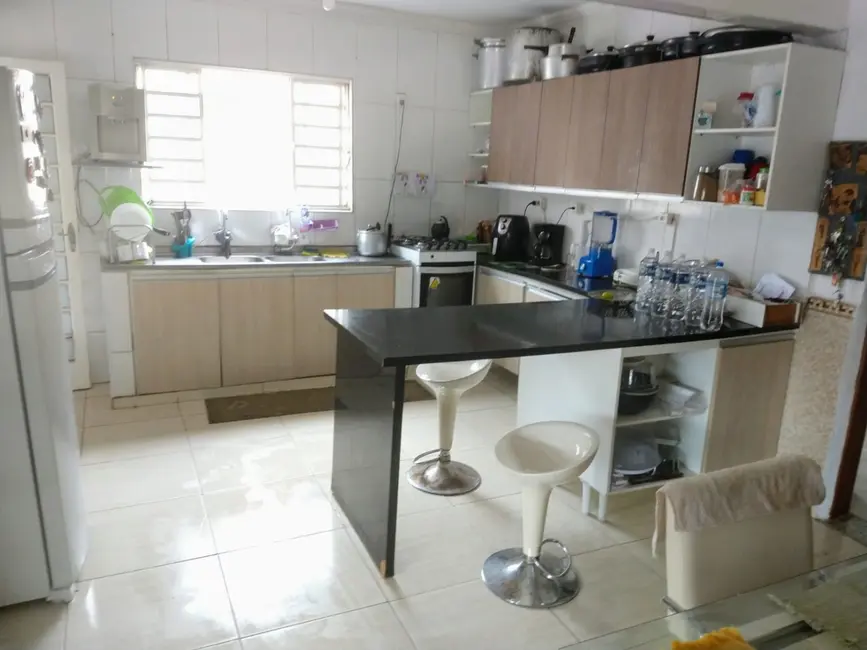 Foto 8 de Casa com 4 quartos à venda, 250m2 em São Benedito, Pindamonhangaba - SP