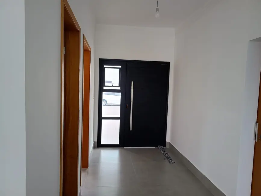 Casa com 3 quartos à venda, 163m2 em Tremembe - SP - imagem 4 Foto 4 de Casa com 3 quartos à venda, 163m2 em Tremembe - SP