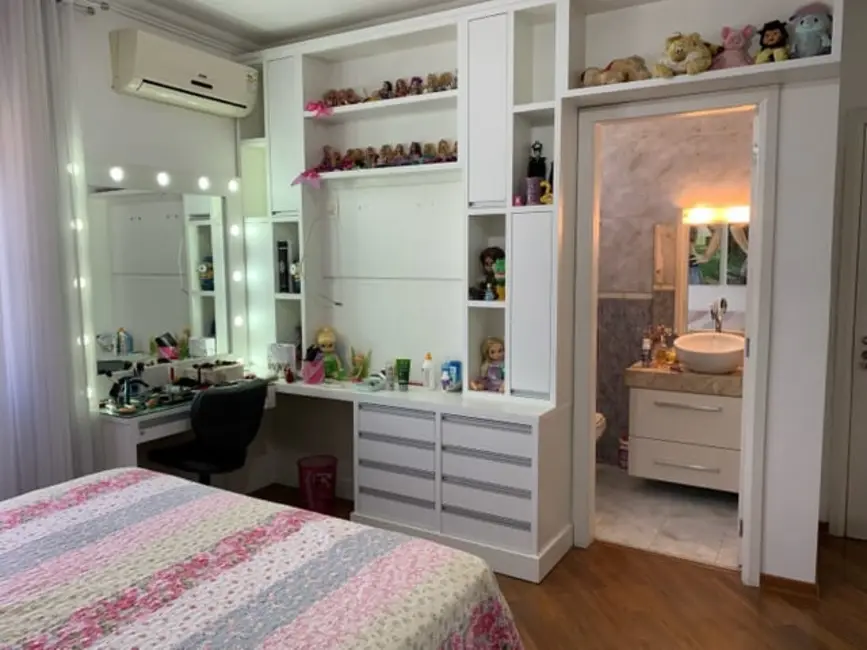 Foto 9 de Sobrado com 3 quartos à venda, 350m2 em Parque Esperança, Taubate - SP