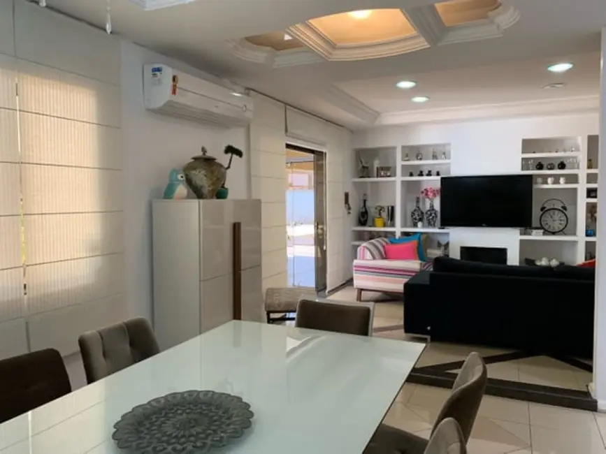 Foto 3 de Sobrado com 3 quartos à venda, 350m2 em Parque Esperança, Taubate - SP