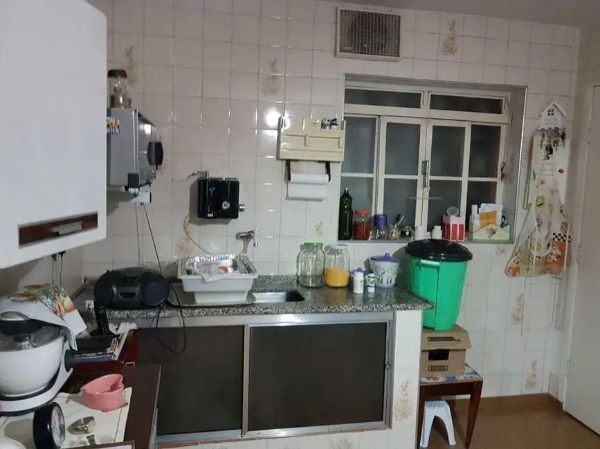 Casa com 4 quartos à venda, 200m2 em Aparecida - SP - imagem 9 Foto 9 de Casa com 4 quartos à venda, 200m2 em Aparecida - SP