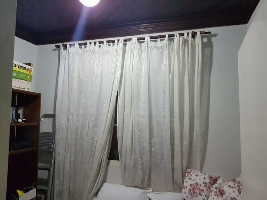 Casa com 4 quartos à venda, 200m2 em Aparecida - SP - imagem 7 Foto 7 de Casa com 4 quartos à venda, 200m2 em Aparecida - SP