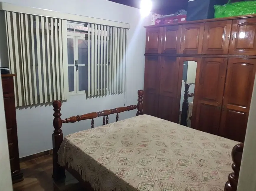 Casa com 4 quartos à venda, 200m2 em Aparecida - SP - imagem 8 Foto 8 de Casa com 4 quartos à venda, 200m2 em Aparecida - SP