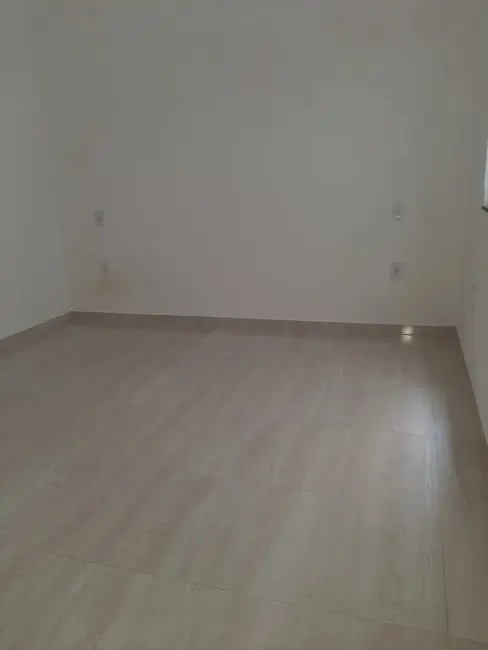 Casa com 1 quarto à venda, 105m2 em Aparecida - SP - imagem 4 Foto 4 de Casa com 1 quarto à venda, 105m2 em Aparecida - SP